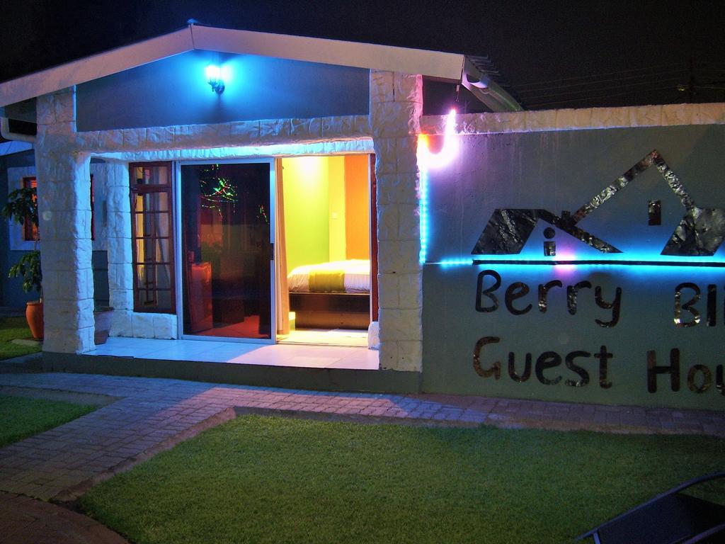Berry Bliss Guest House Габороне Экстерьер фото