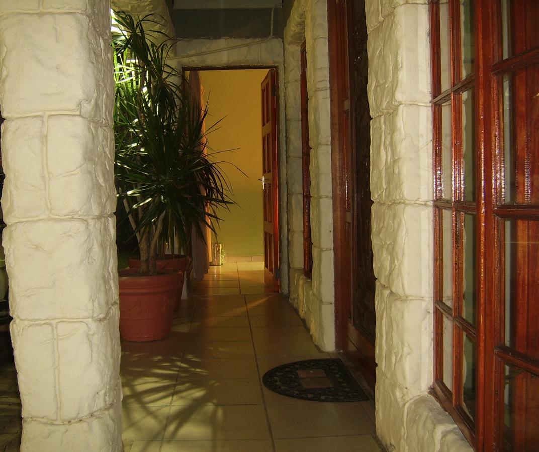 Berry Bliss Guest House Габороне Экстерьер фото