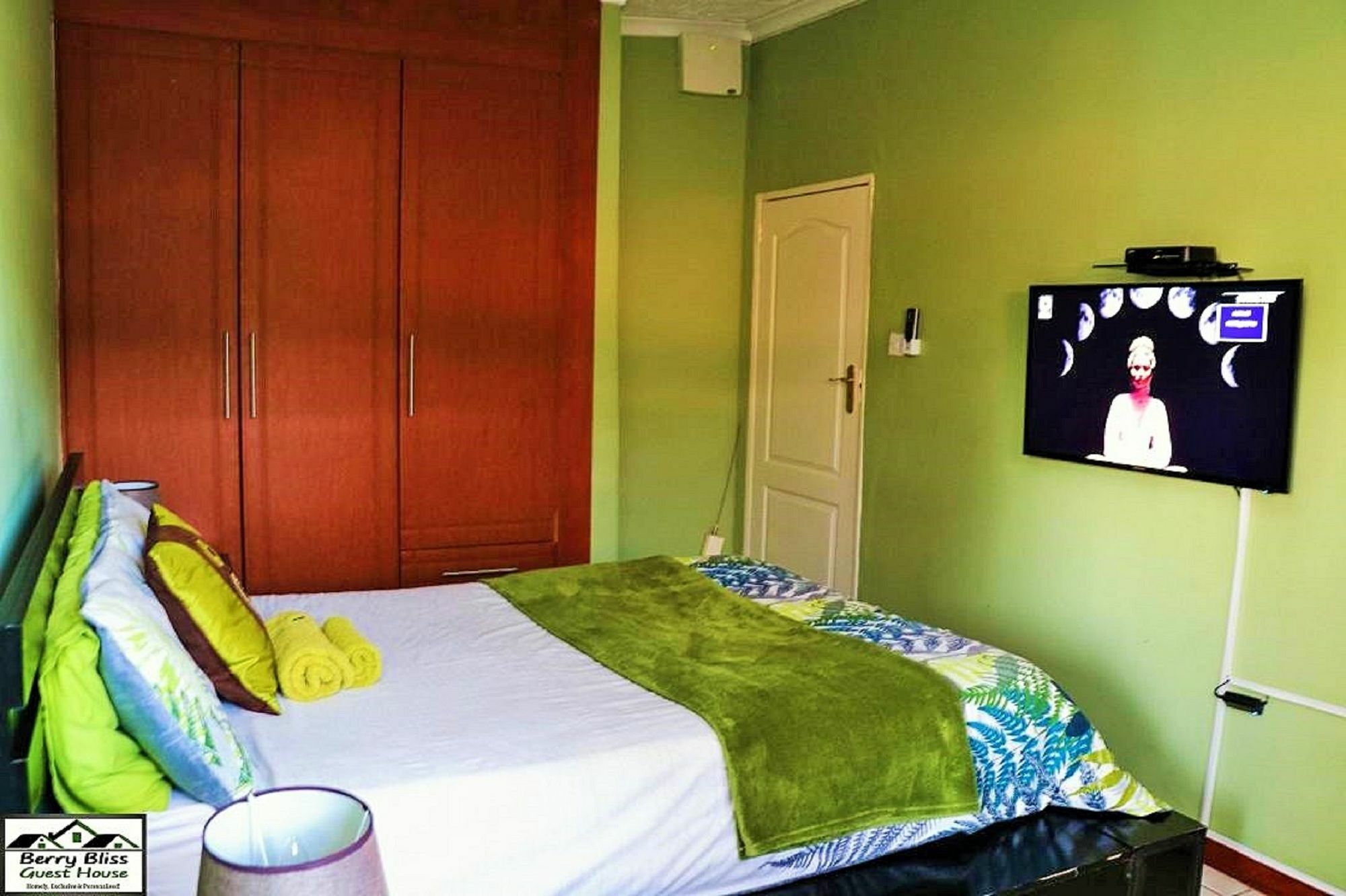 Berry Bliss Guest House Габороне Экстерьер фото