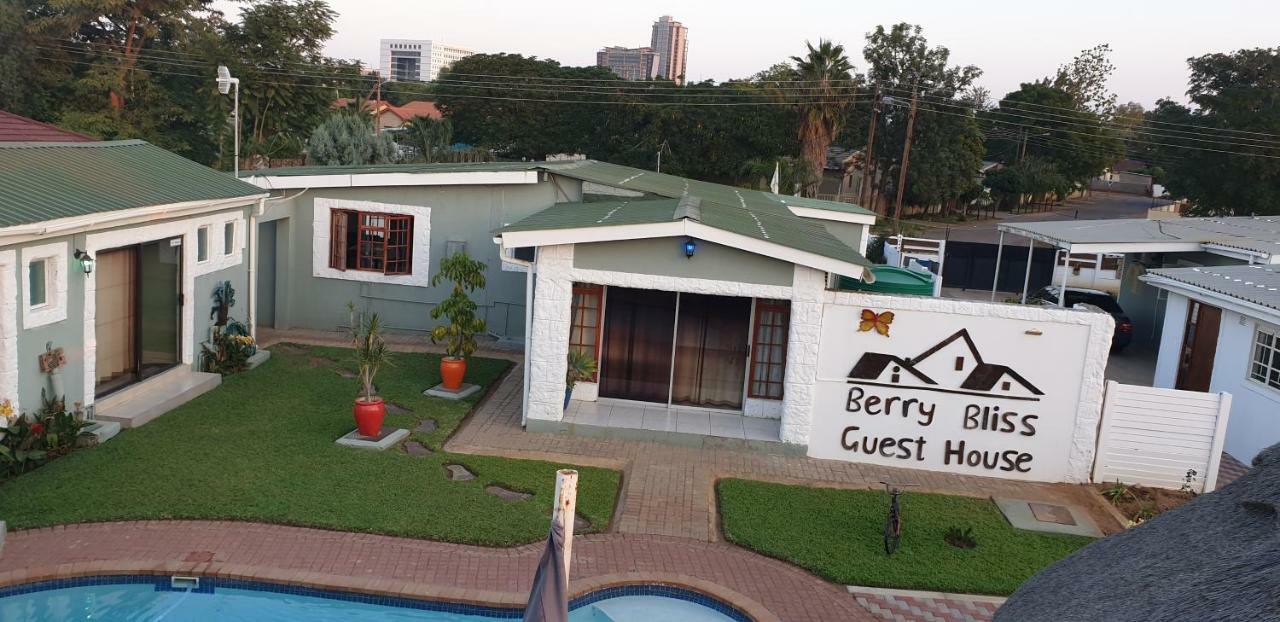 Berry Bliss Guest House Габороне Экстерьер фото