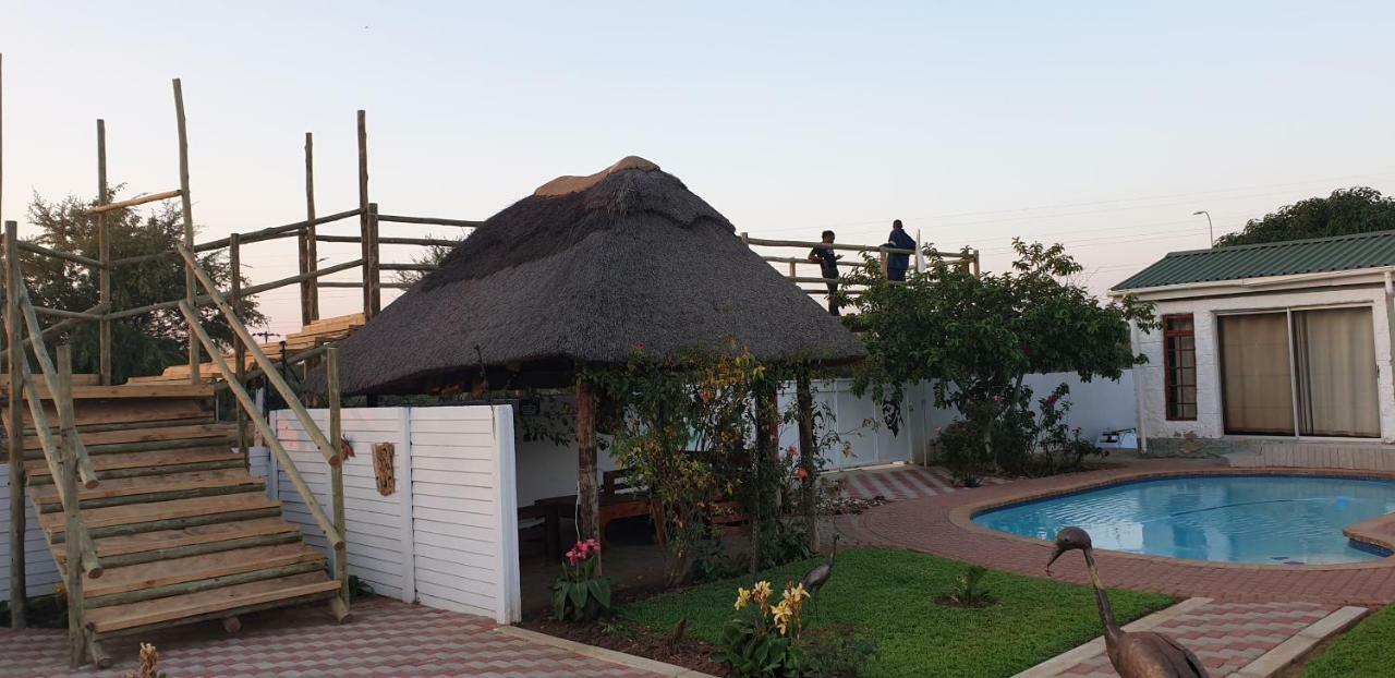 Berry Bliss Guest House Габороне Экстерьер фото