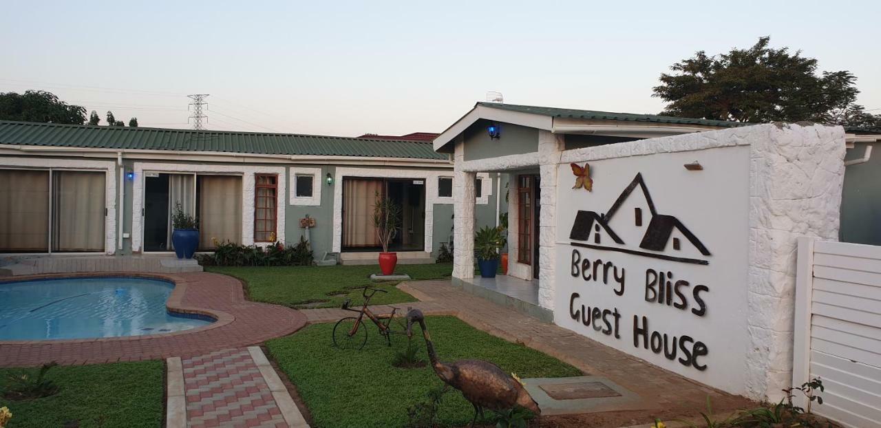 Berry Bliss Guest House Габороне Экстерьер фото